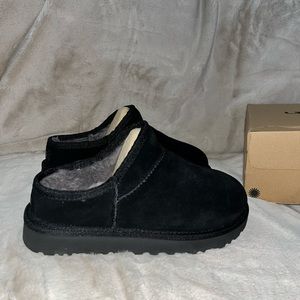 UGG CLASSIC SLIPPER - Black